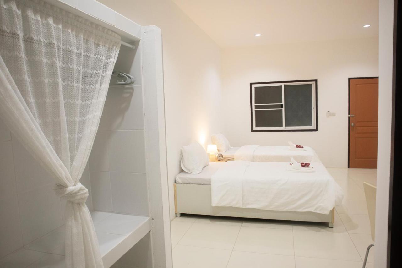 ตะวันแมนชั่น Apartamento Ban Na Kha Exterior foto