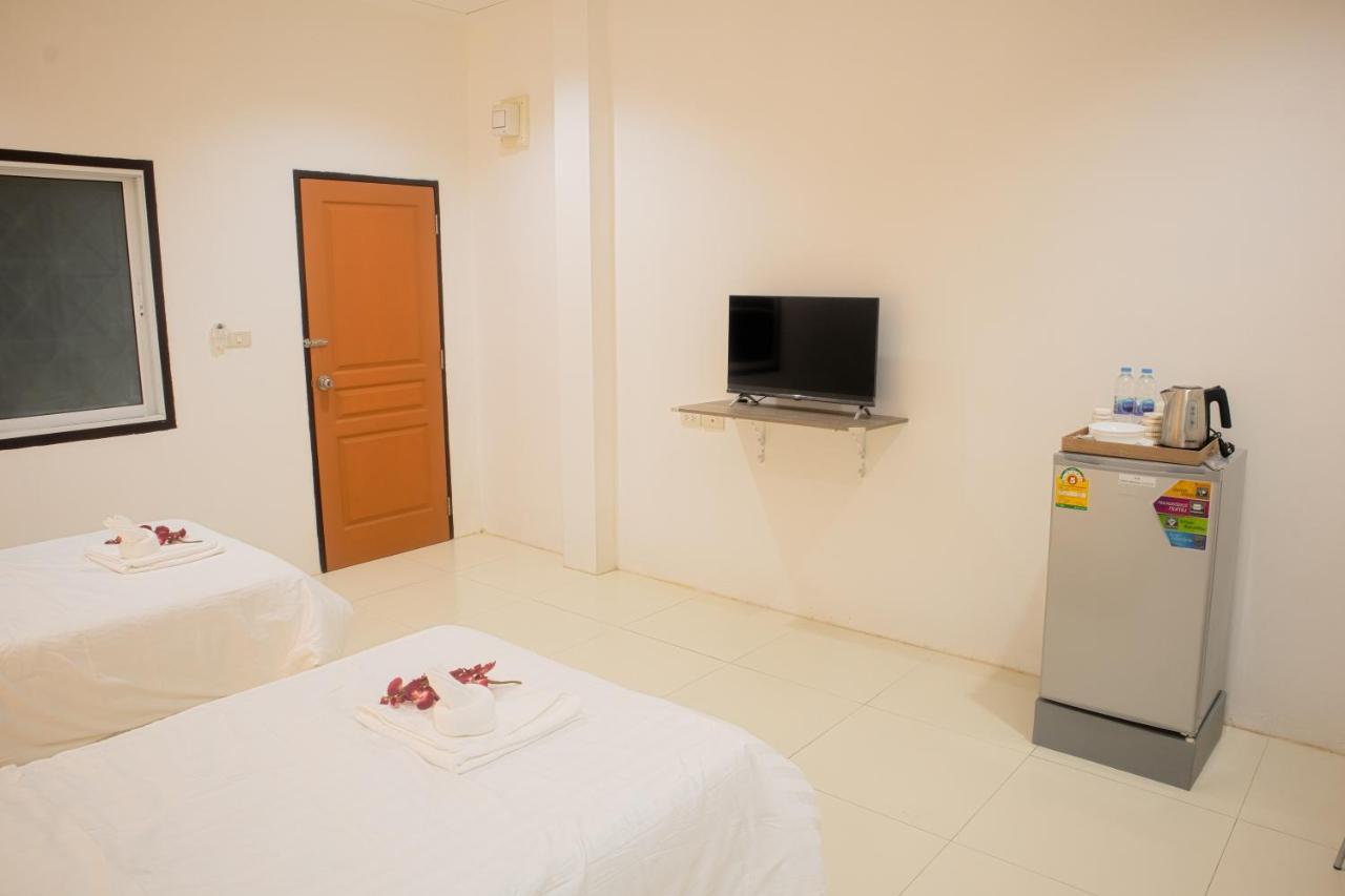 ตะวันแมนชั่น Apartamento Ban Na Kha Exterior foto