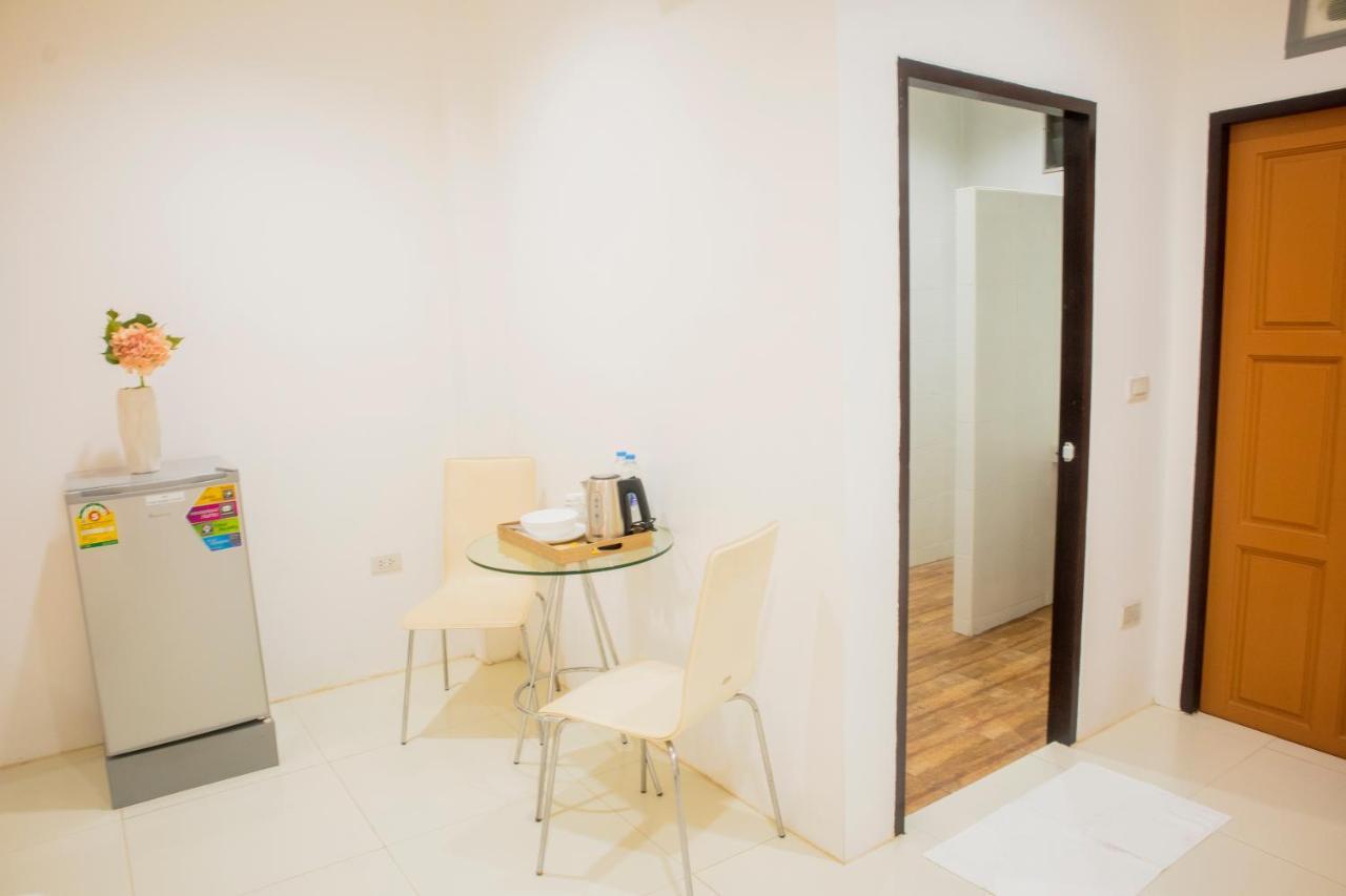 ตะวันแมนชั่น Apartamento Ban Na Kha Exterior foto